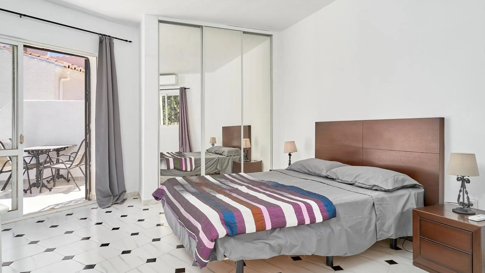 Villa Harmony Нерха Испания